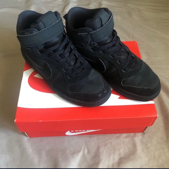 Nike (Kids) - Picture 4 of 9